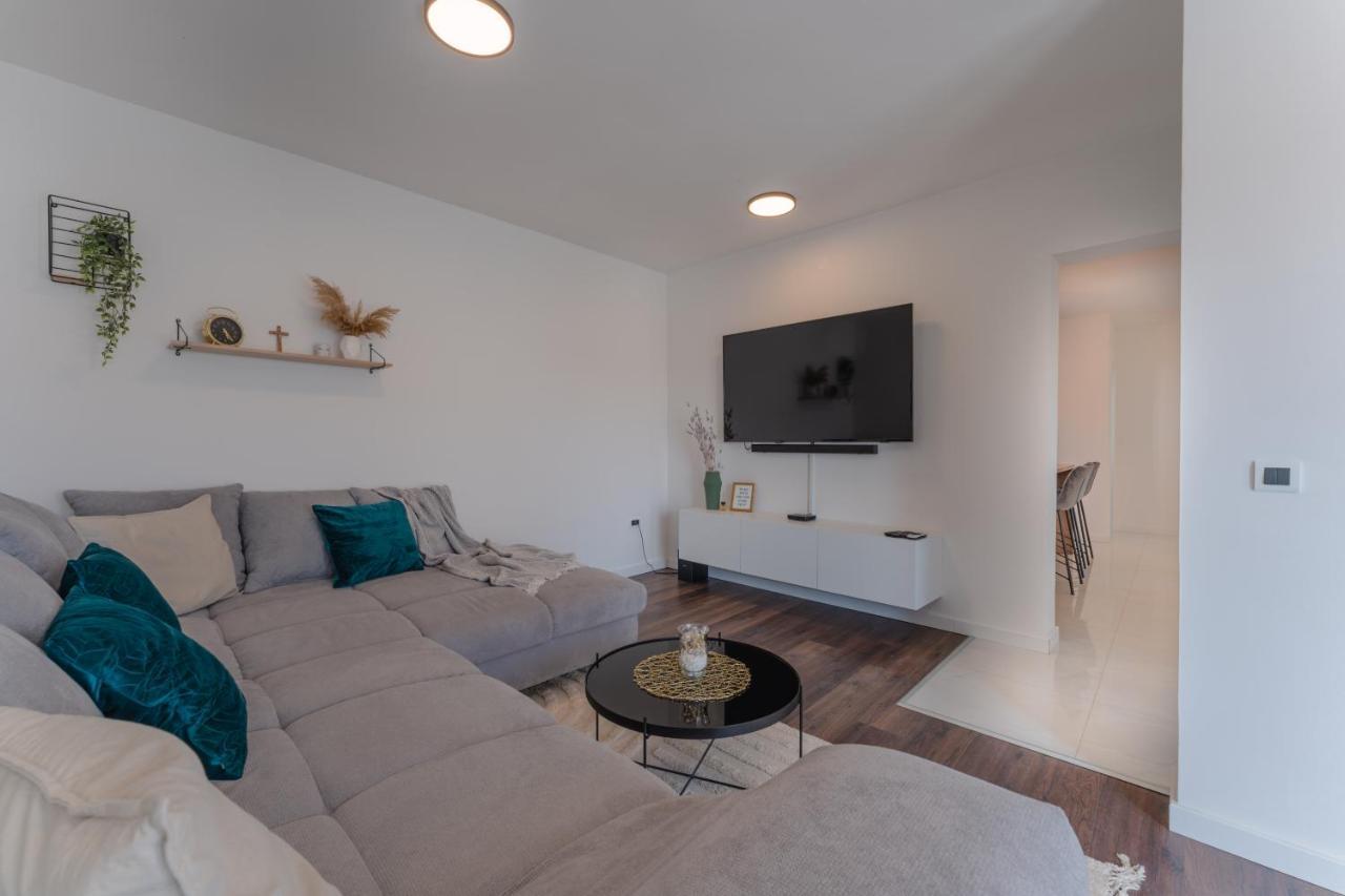 Apartment Glamorous Getaway Zadar Bagian luar foto